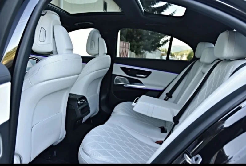 Mercedes-Benz E 220 D AMG OPTIC* SUPERSCREEN* PANO* BURMESTER* ОБДУХ, снимка 15 - Автомобили и джипове - 53235929
