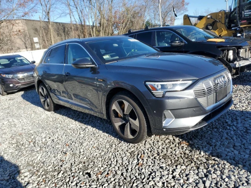 Audi E-Tron PRESTIGE, снимка 4 - Автомобили и джипове - 53424099