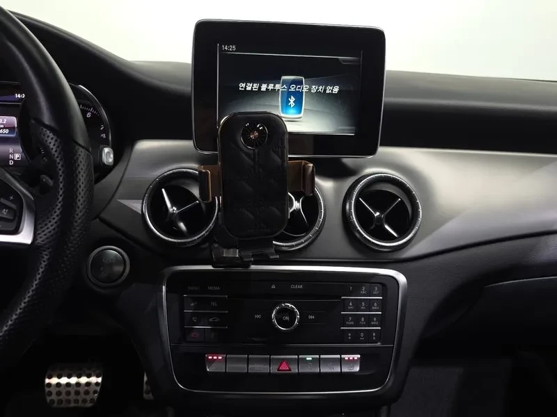 Mercedes-Benz CLA 2.5, снимка 14 - Автомобили и джипове - 54287784