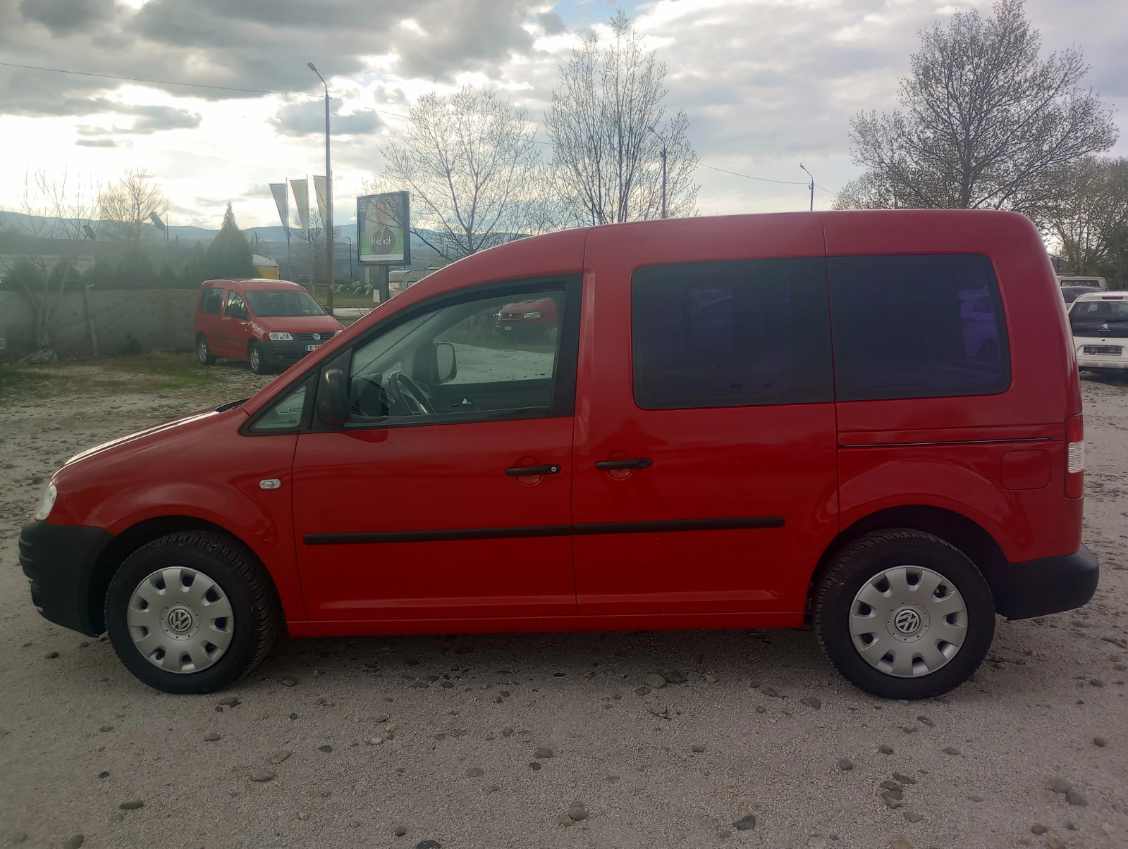 VW Caddy 1.6i LIFE - изображение 7