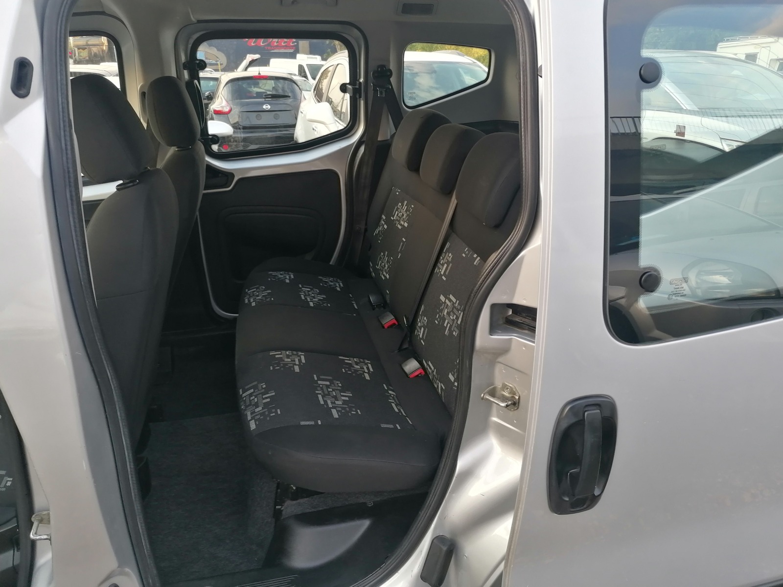 Fiat Qubo 1.4 БЕНЗИН - изображение 8