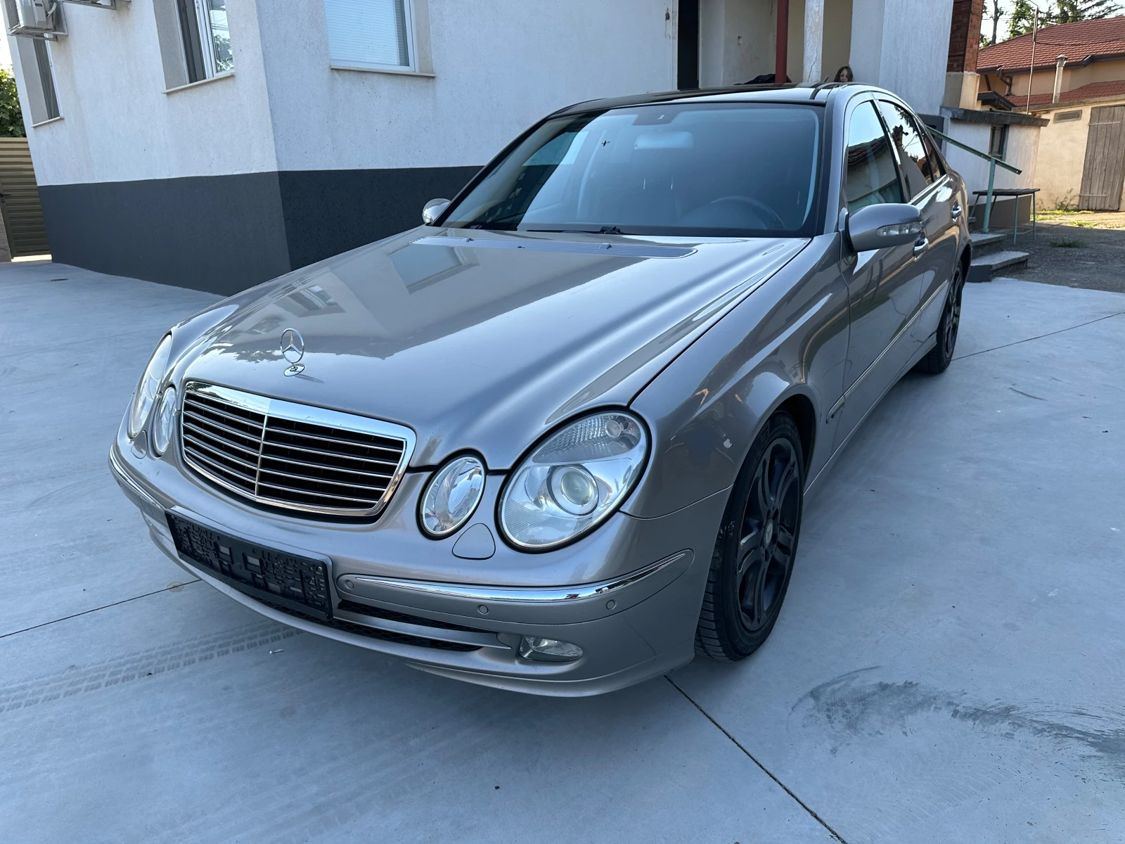 Mercedes-Benz E 320 AVANTGARDE - изображение 4