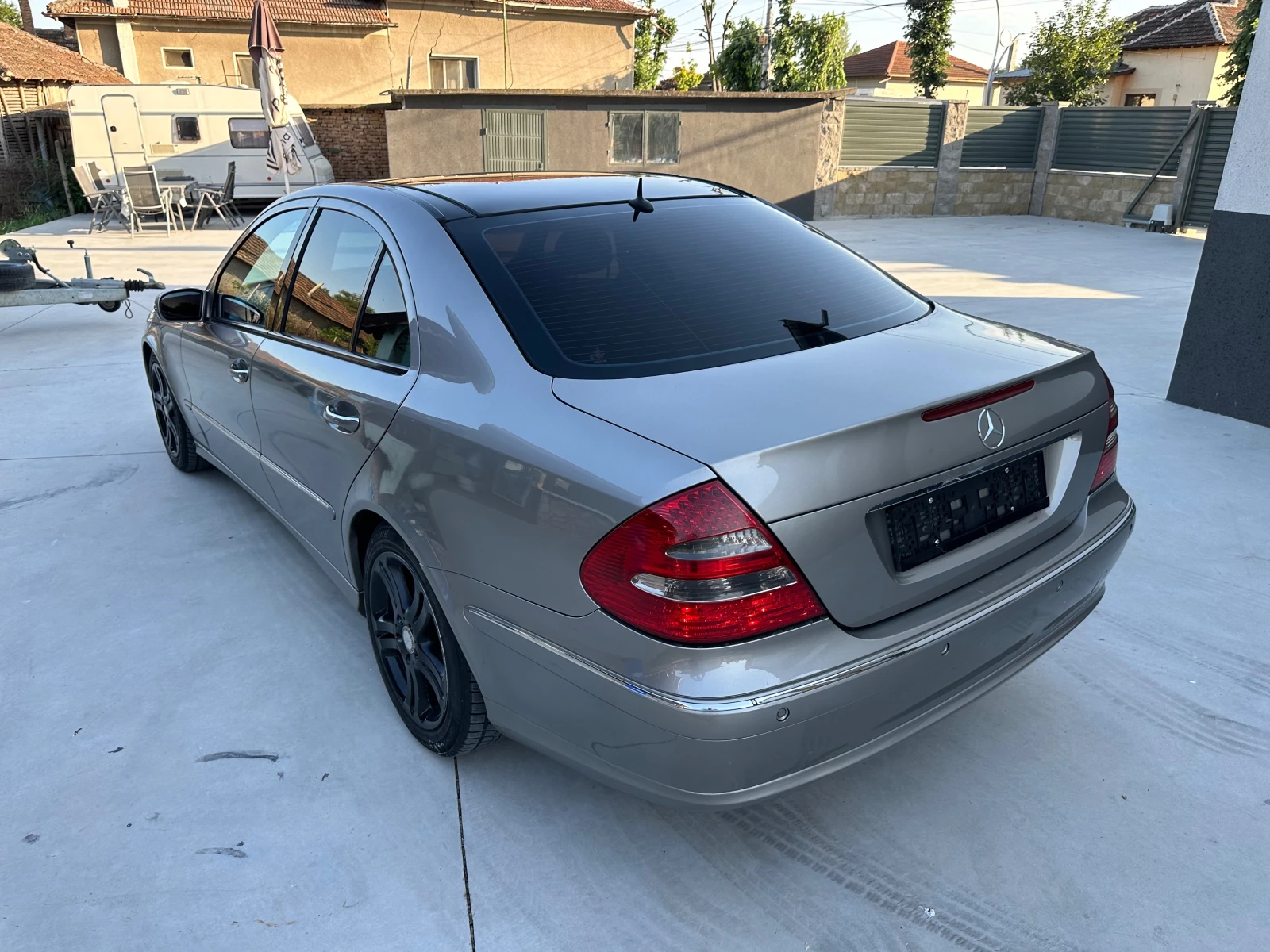 Mercedes-Benz E 320 AVANTGARDE - изображение 5
