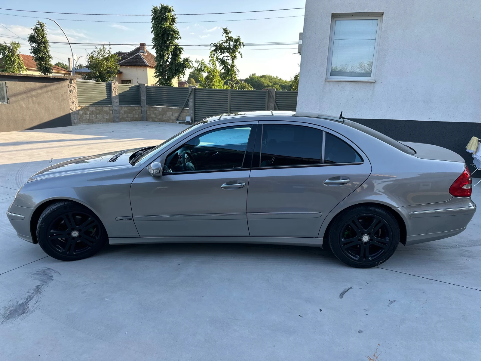 Mercedes-Benz E 320 AVANTGARDE - изображение 6