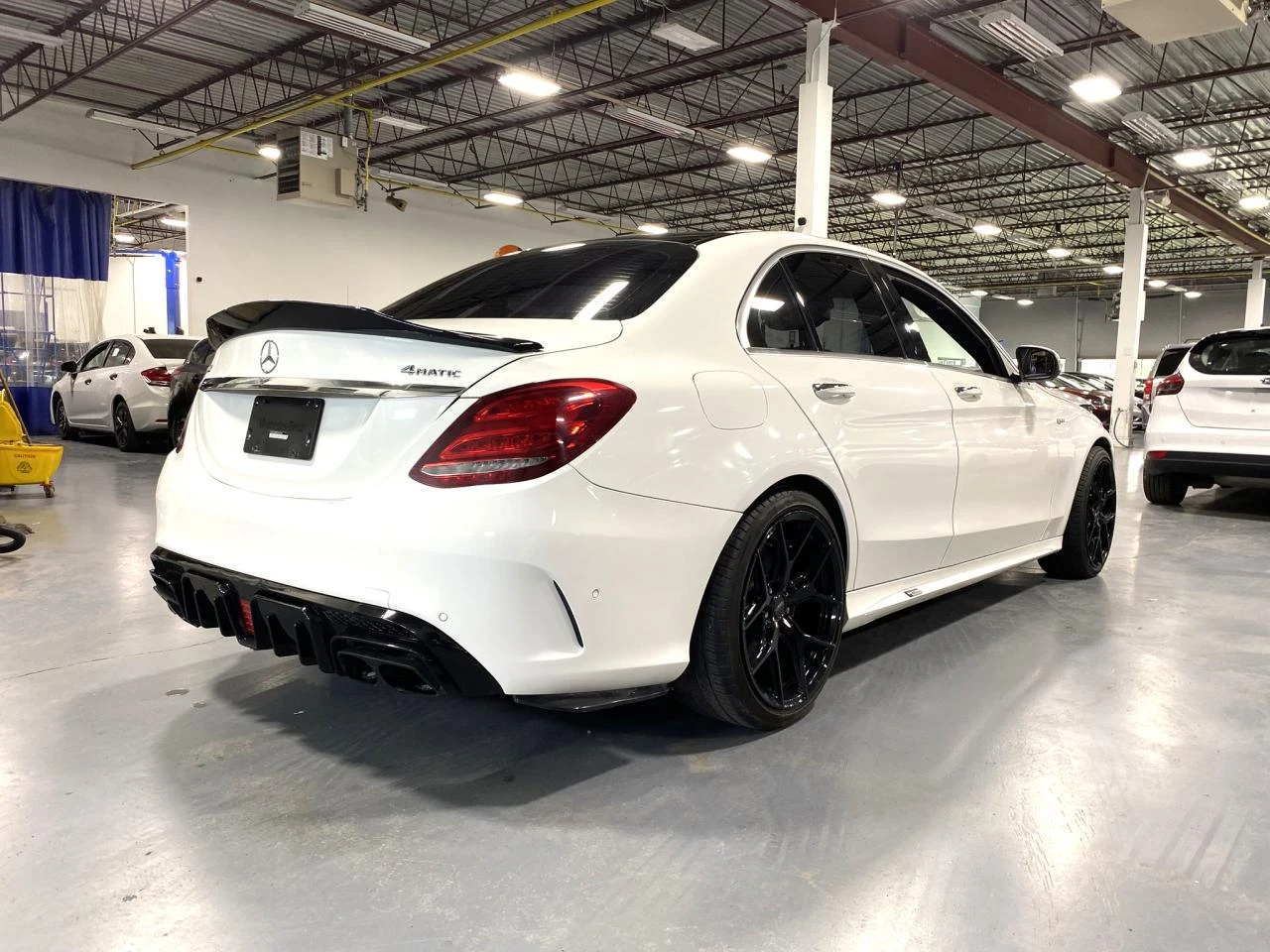 Mercedes-Benz C 400 BRABUS PACK* MAROON* PANO* ПЕРА* BURMASTER* VOSSEN - изображение 6