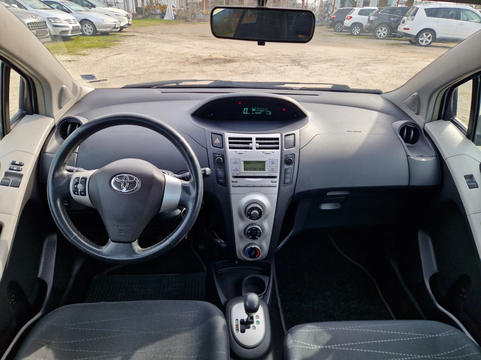 Toyota Yaris 1, 3VVTI/AВТОМАТИК, снимка 12 - Автомобили и джипове - 53770847