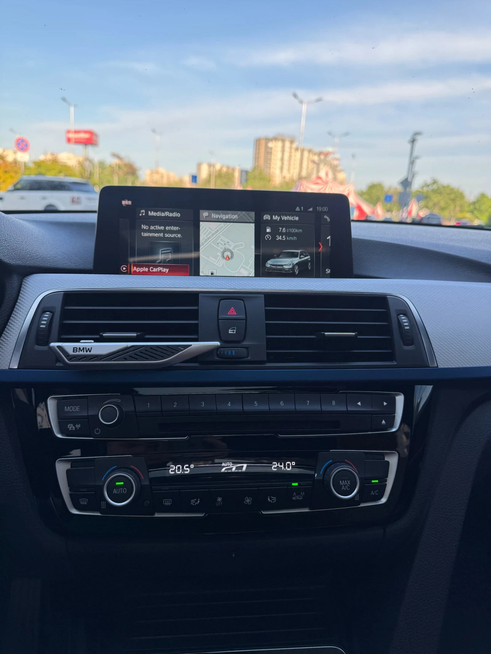 BMW 330 Individual / M-pack / Facelift, снимка 16 - Автомобили и джипове - 53849642