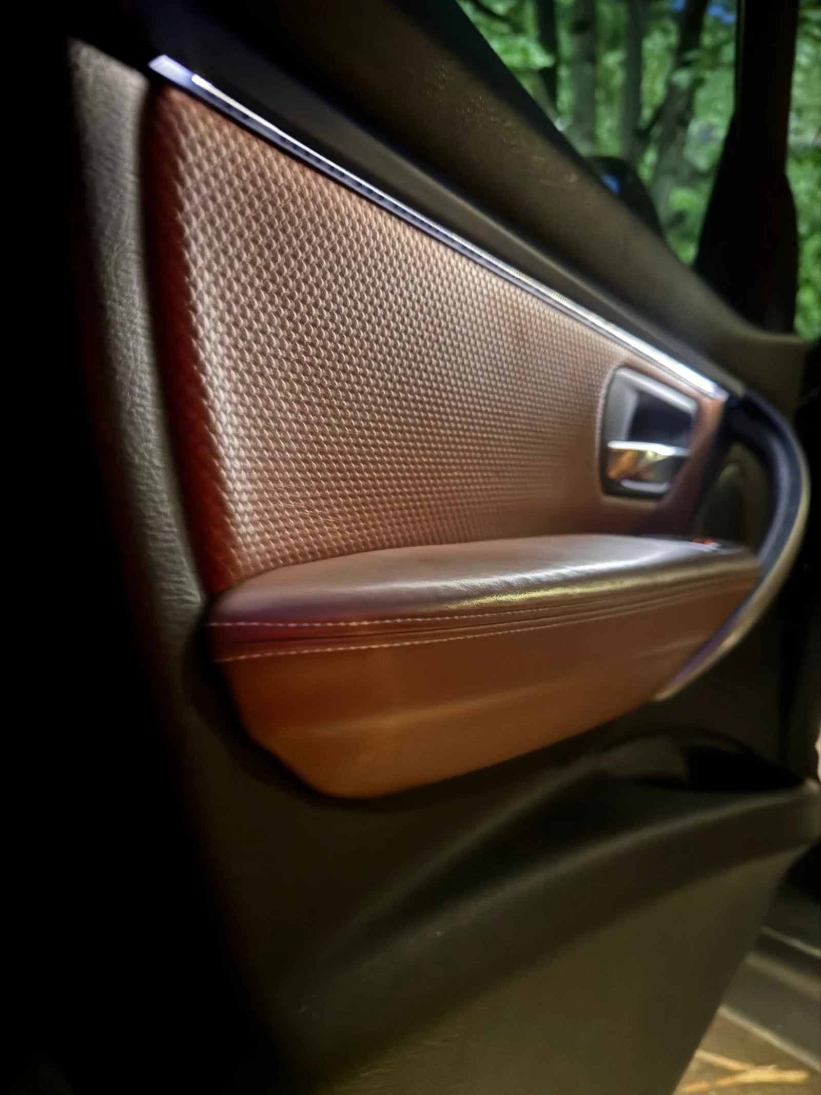 BMW 330 Individual / M-pack / Facelift, снимка 12 - Автомобили и джипове - 53849642