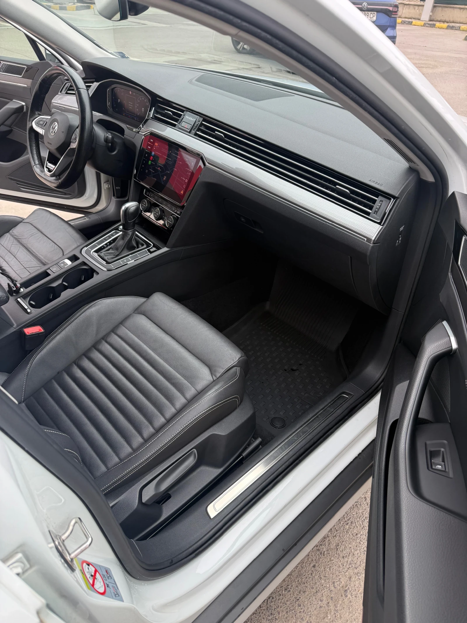 VW Alltrack 2.0TDI/4x4/FULL///, снимка 12 - Автомобили и джипове - 54260047