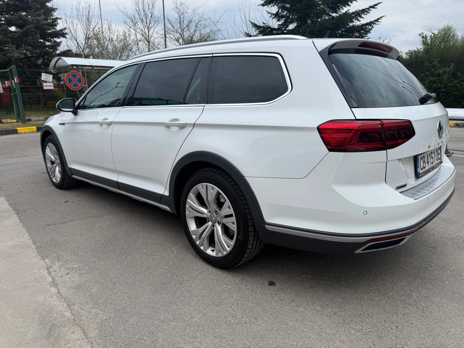 VW Alltrack 2.0TDI/4x4/FULL///, снимка 4 - Автомобили и джипове - 54260047