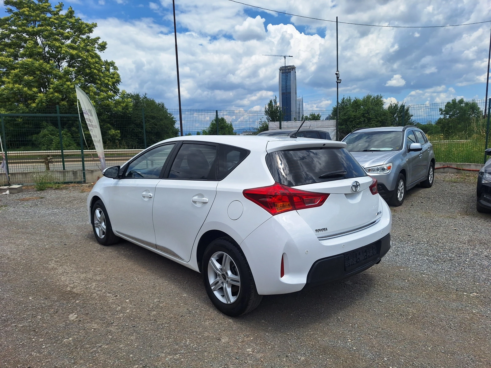 Toyota Auris 1.6-ТОП-132к.с, снимка 6 - Автомобили и джипове - 54972453