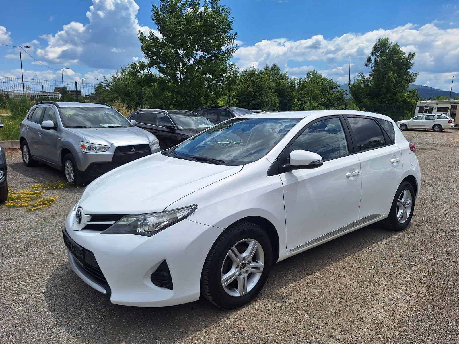 Toyota Auris 1.6-ТОП-132к.с, снимка 2 - Автомобили и джипове - 54972453