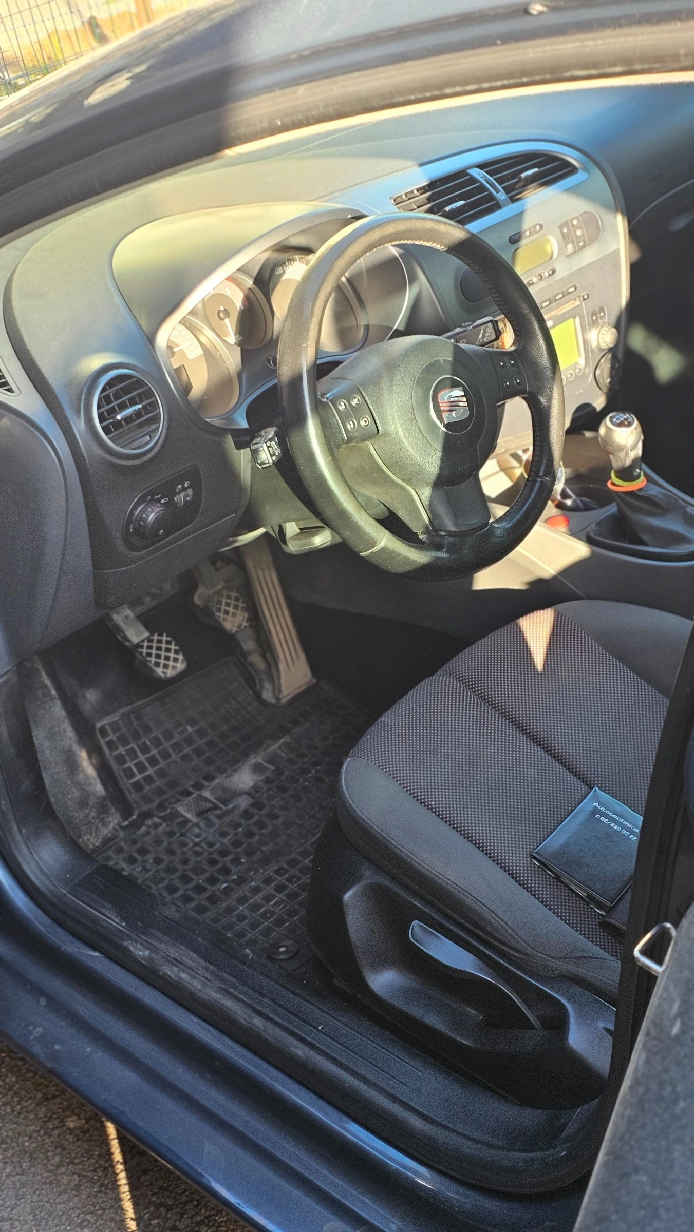 Seat Leon, снимка 10 - Автомобили и джипове - 55031120