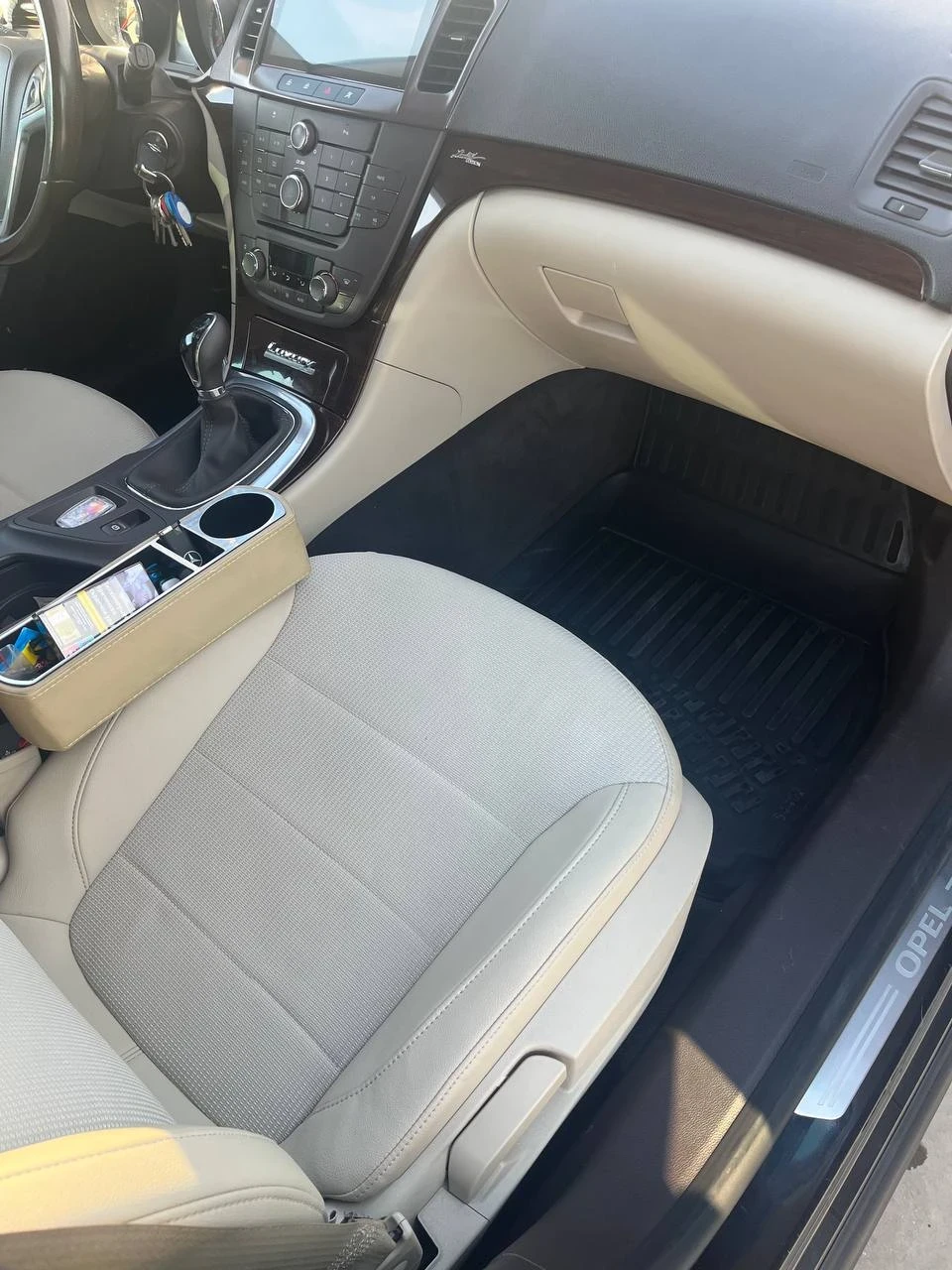 Opel Insignia, снимка 8 - Автомобили и джипове - 55339667