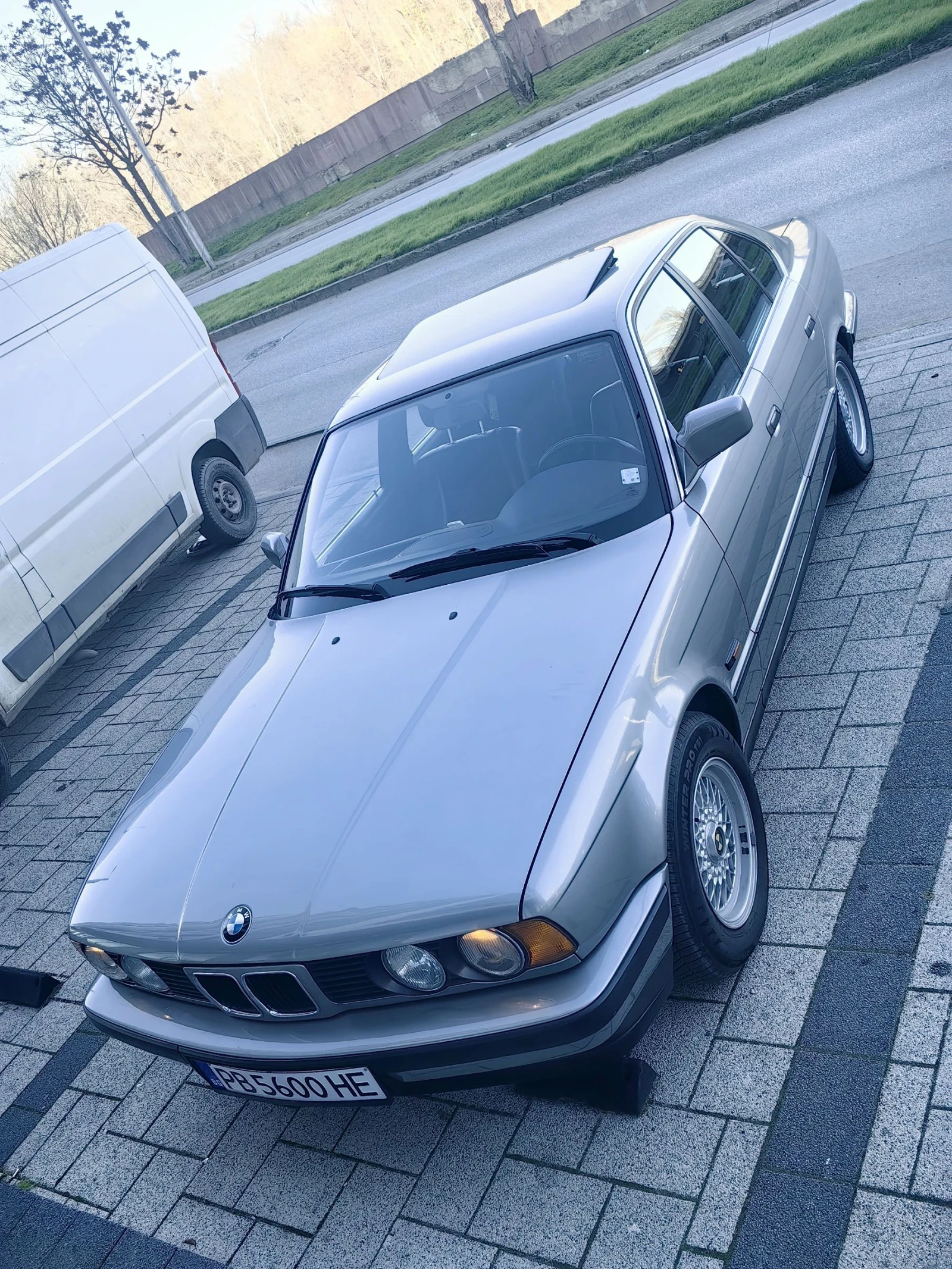 BMW 520, снимка 12 - Автомобили и джипове - 55803495