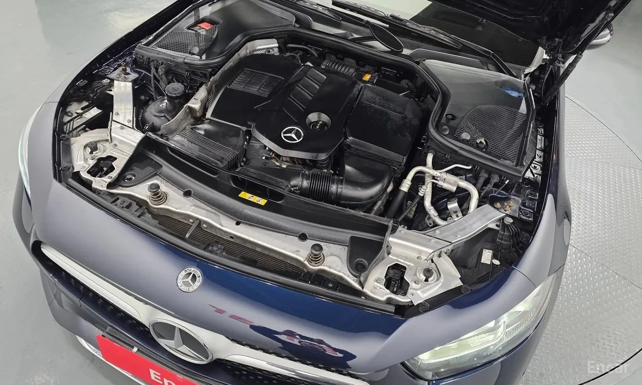 Mercedes-Benz CLS * CLS300d AMG Line * БЕЗ ПЪРВОНАЧАЛНА ВНОСКА, снимка 6 - Автомобили и джипове - 55843181