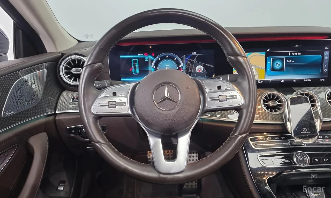 Mercedes-Benz CLS * CLS300d AMG Line * БЕЗ ПЪРВОНАЧАЛНА ВНОСКА, снимка 13 - Автомобили и джипове - 55843181
