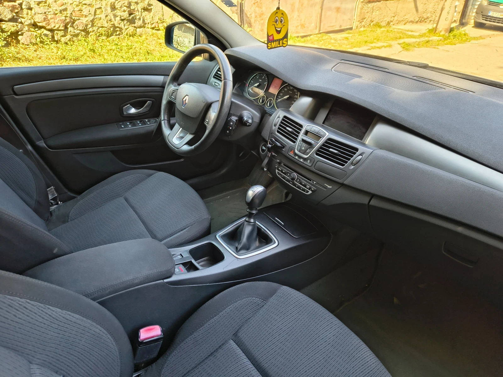 Renault Laguna 2.0dci 6ск, снимка 7 - Автомобили и джипове - 56158583
