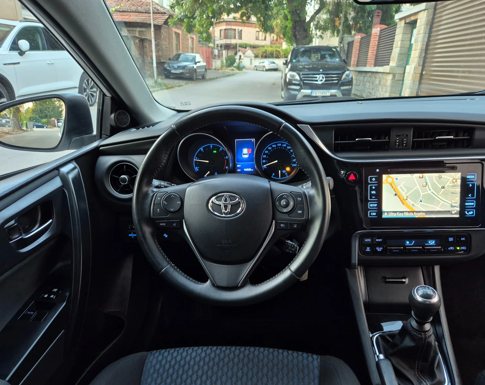 Toyota Auris 1.4d4d-FACE LIFT-navi-veriga-6speed-japan , снимка 15 - Автомобили и джипове - 56217432