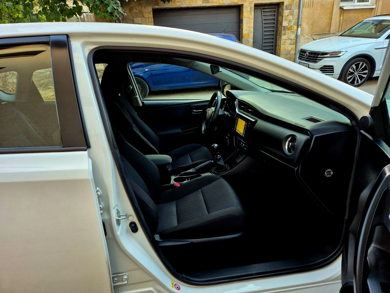 Toyota Auris 1.4d4d-FACE LIFT-navi-veriga-6speed-japan , снимка 14 - Автомобили и джипове - 56217432