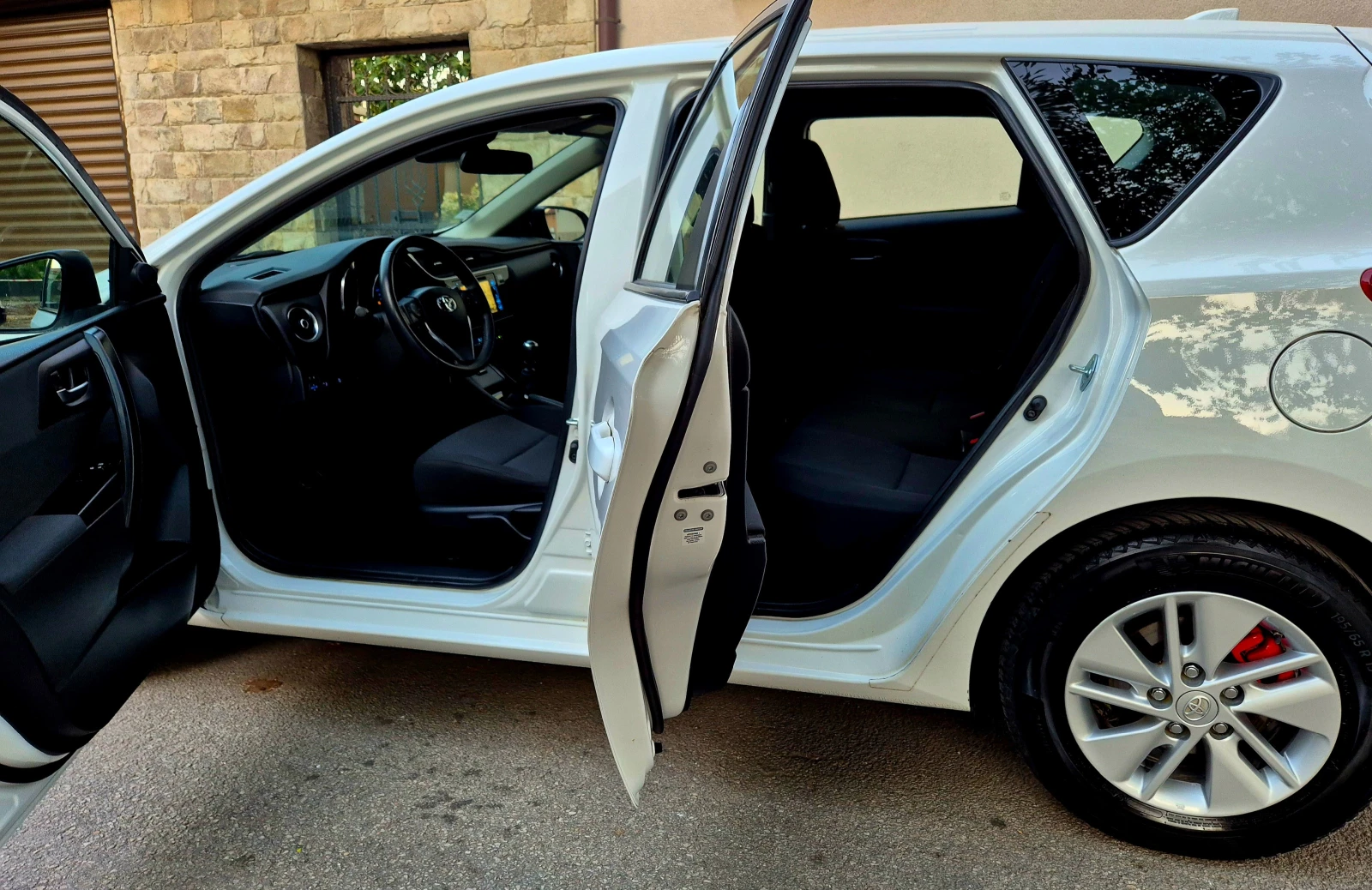 Toyota Auris 1.4d4d-FACE LIFT-navi-veriga-6speed-japan , снимка 13 - Автомобили и джипове - 56217432