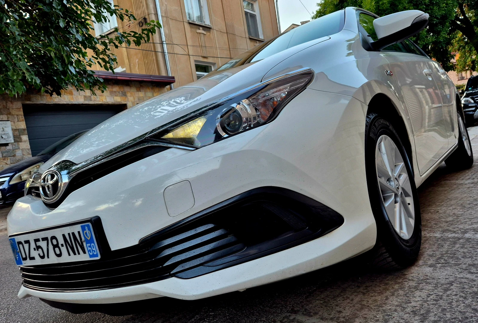 Toyota Auris 1.4d4d-FACE LIFT-navi-veriga-6speed-japan 
