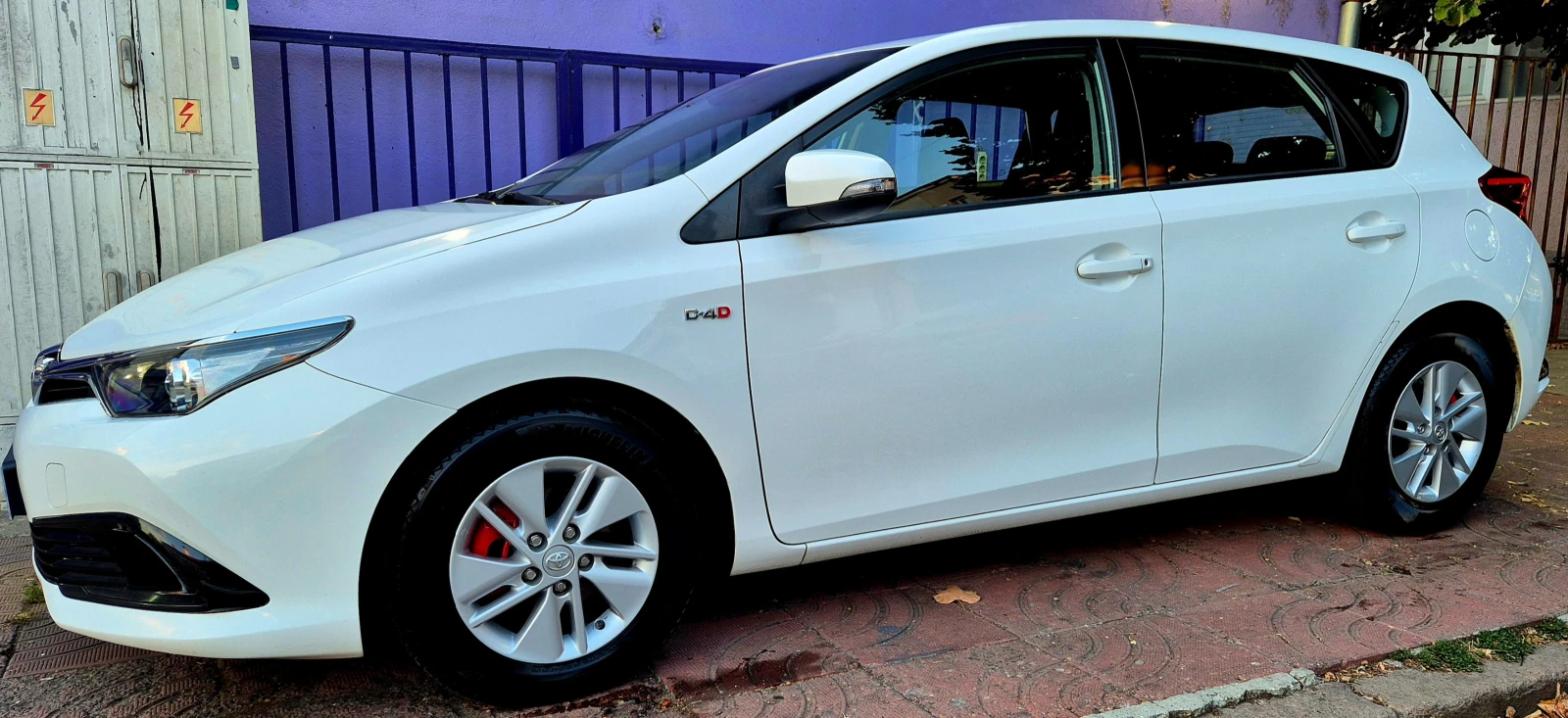 Toyota Auris 1.4d4d-FACE LIFT-navi-veriga-6speed-japan , снимка 6 - Автомобили и джипове - 56217432