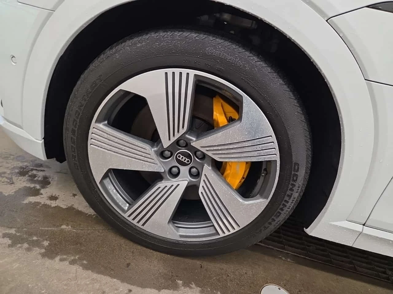 Audi E-Tron * TECHNIK * CARFAX * БЕЗ ПЪРВОНАЧАЛНА ВНОСКА, снимка 6 - Автомобили и джипове - 56277482