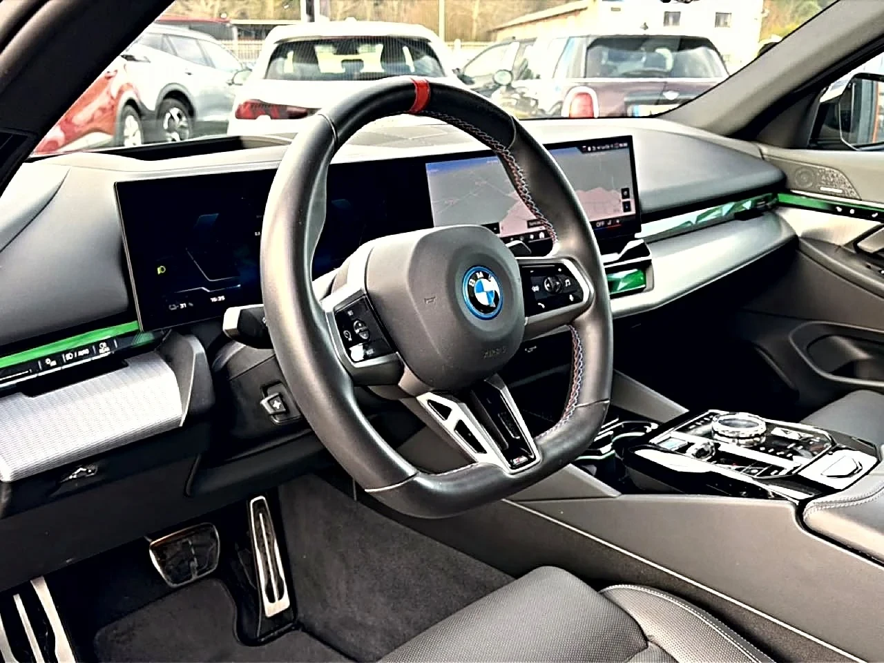 BMW i5 M60 xDrive Ambient Navi Leather Panorama, снимка 10 - Автомобили и джипове - 56287868