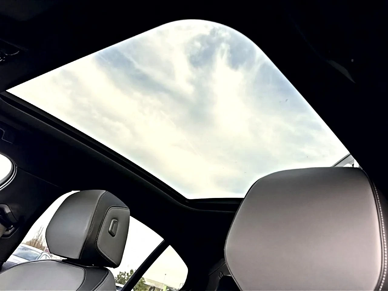 BMW i5 M60 xDrive Ambient Navi Leather Panorama, снимка 12 - Автомобили и джипове - 56287868