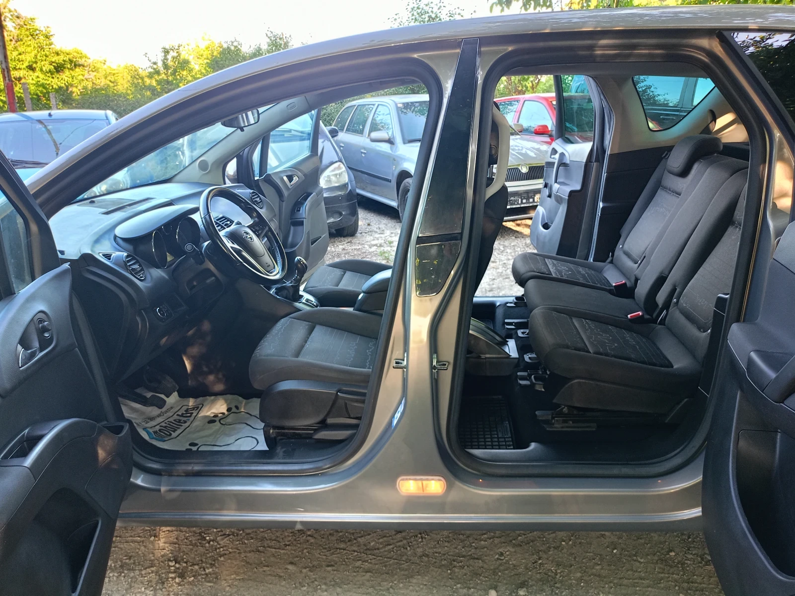 Opel Meriva 1.3D* 86 000km* AC* , снимка 6 - Автомобили и джипове - 56646168