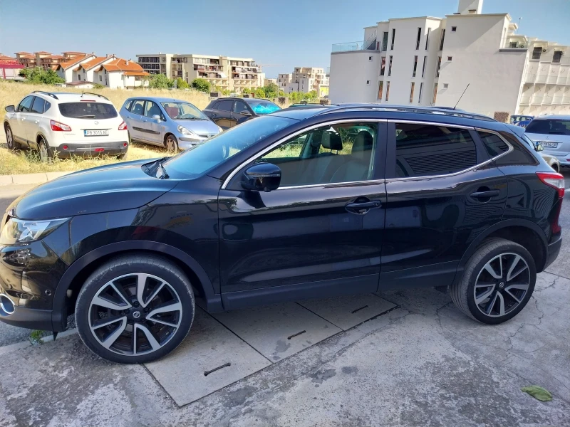 Nissan Qashqai 1.6 ПАНОРАМА/Кожен салон , снимка 4 - Автомобили и джипове - 46818110