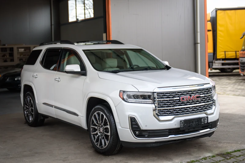 Gmc Acadia 3.6L Denali, 7 места и право на данъчен кредит, снимка 3 - Автомобили и джипове - 52616251