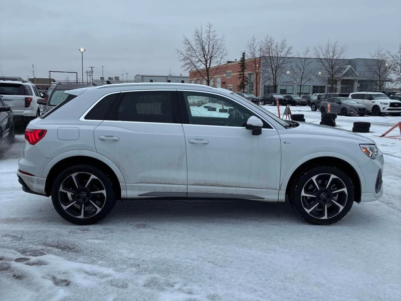 Audi Q3 2023 Progressiv * CARFAX * БЕЗ ПЪРВОНАЧАЛНА ВНОСКА, снимка 4 - Автомобили и джипове - 53027052