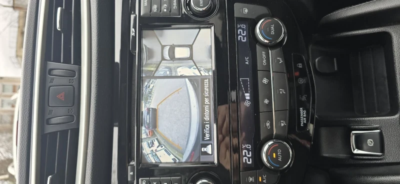 Nissan Qashqai 1.5 dci, снимка 13 - Автомобили и джипове - 53284660