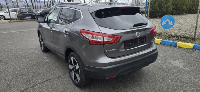 Nissan Qashqai 1.5 dci, снимка 3 - Автомобили и джипове - 53284660