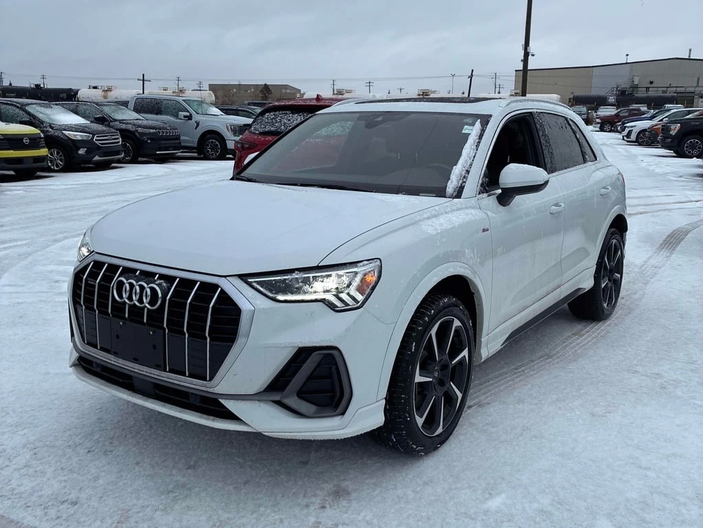 Audi Q3 2023 Progressiv * CARFAX * БЕЗ ПЪРВОНАЧАЛНА ВНОСКА, снимка 1