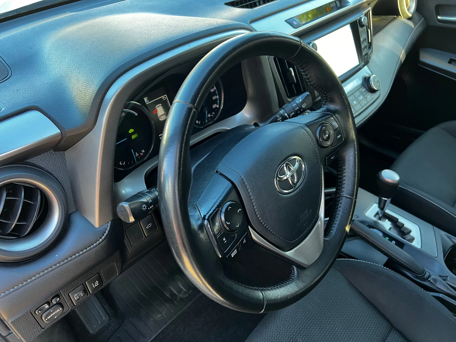 Toyota Rav4 2.5Hybrid* Black Edition* DISTRONIC* LANE ASSIST*  - изображение 9