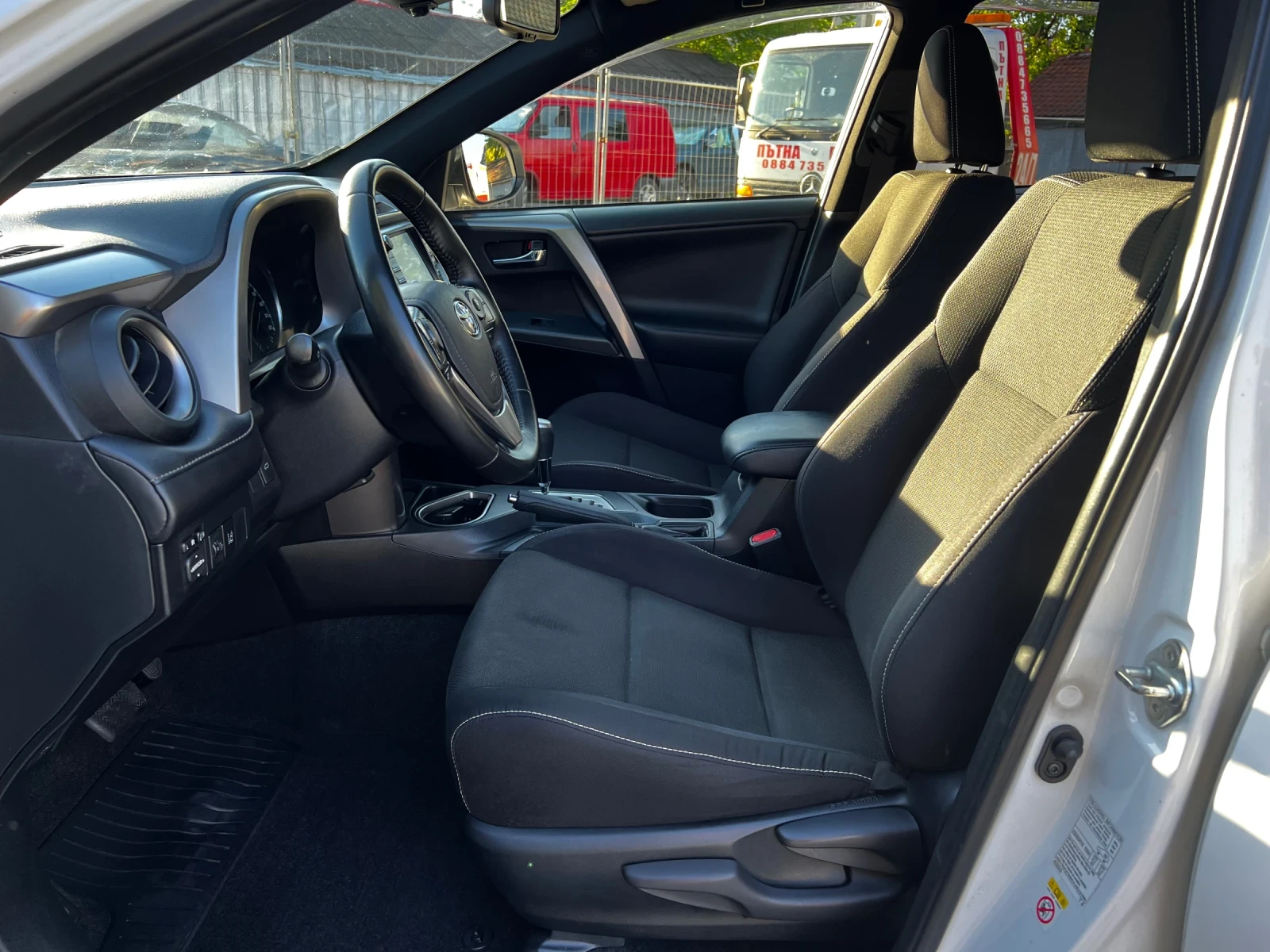 Toyota Rav4 2.5Hybrid* Black Edition* DISTRONIC* LANE ASSIST*  - изображение 6