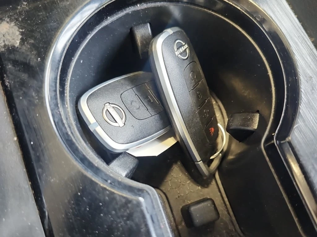 Nissan Rogue * SV MOONROOF * CARFAX *  | Mobile.bg � ����������� 8