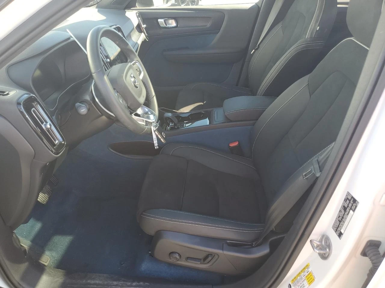 Volvo XC40 Recharge Plus - изображение 7