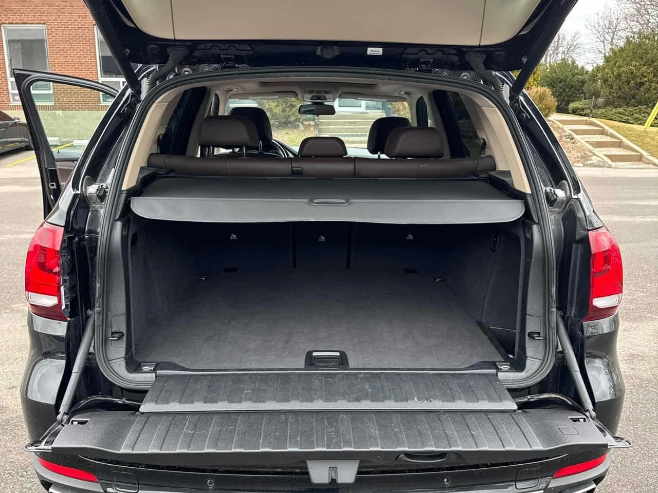 BMW X5 xDrive35d | PANO | ПОДГРЕВИ | KEYLESS | CARFAX, снимка 12 - Автомобили и джипове - 53930925