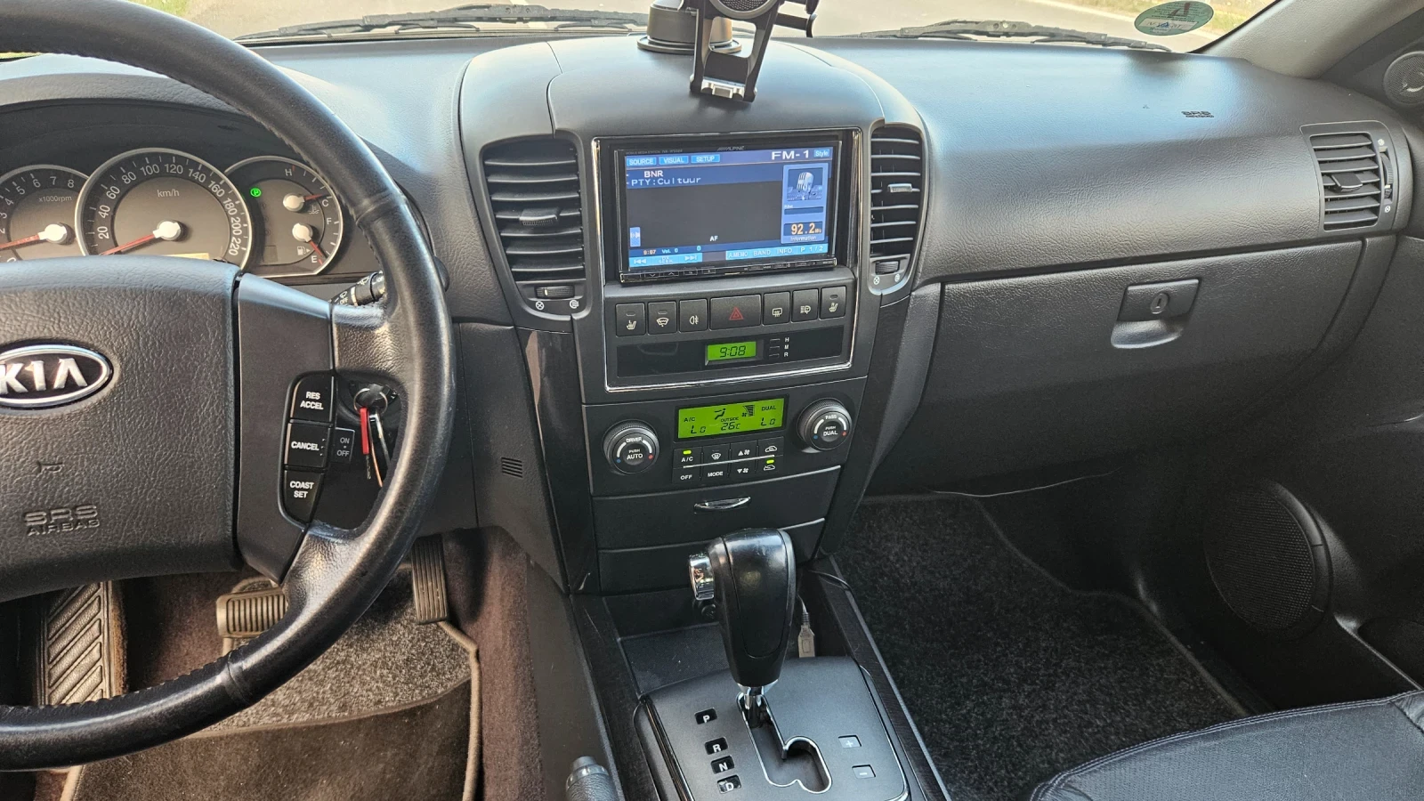 Kia Sorento 3.3Бензин Газ, снимка 12 - Автомобили и джипове - 54697948