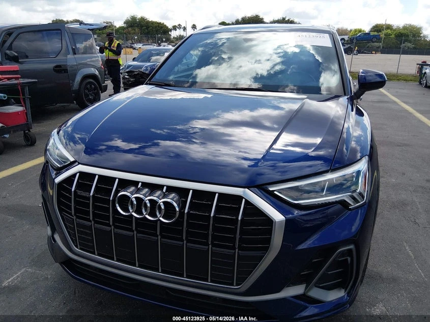Audi Q3 * * Premium Plus* 45 Tfsi * * S-Line* Quattro* Tip, снимка 10 - Автомобили и джипове - 55096894