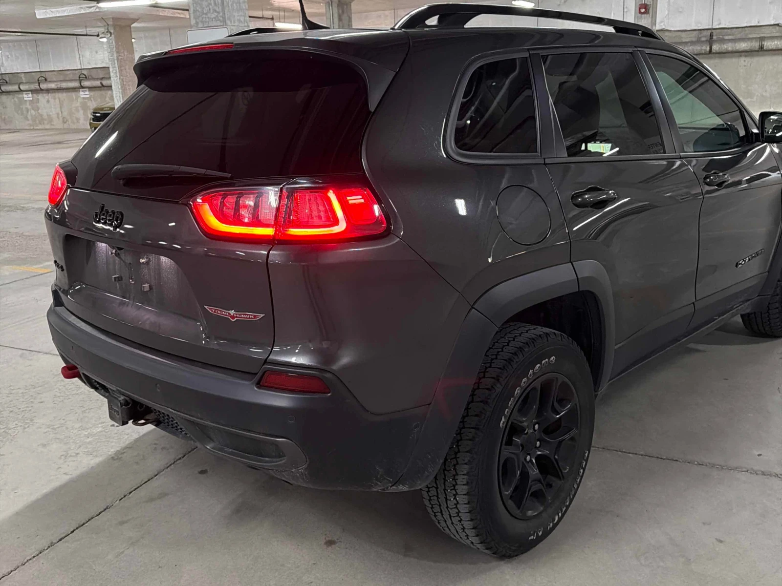 Jeep Cherokee * Trailhawk * CARFAX * БЕЗ ПЪРВОНАЧАЛНА ВНОСКА, снимка 17 - Автомобили и джипове - 56001641