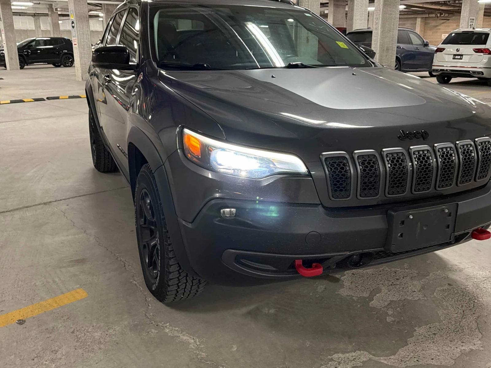 Jeep Cherokee * Trailhawk * CARFAX * БЕЗ ПЪРВОНАЧАЛНА ВНОСКА, снимка 13 - Автомобили и джипове - 56001641