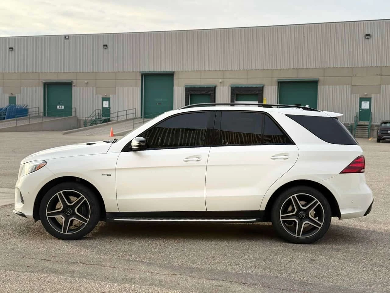 Mercedes-Benz GLE * AMG 43 * CARFAX * ЦЕНА ДО БГ, снимка 2 - Автомобили и джипове - 56233696