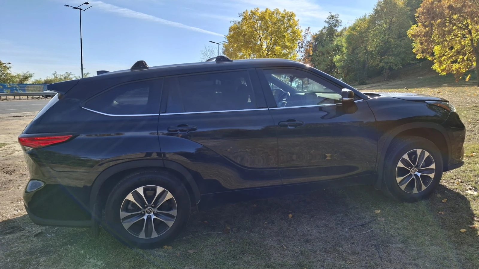 Toyota Highlander XLE AWD, снимка 2 - Автомобили и джипове - 56679977