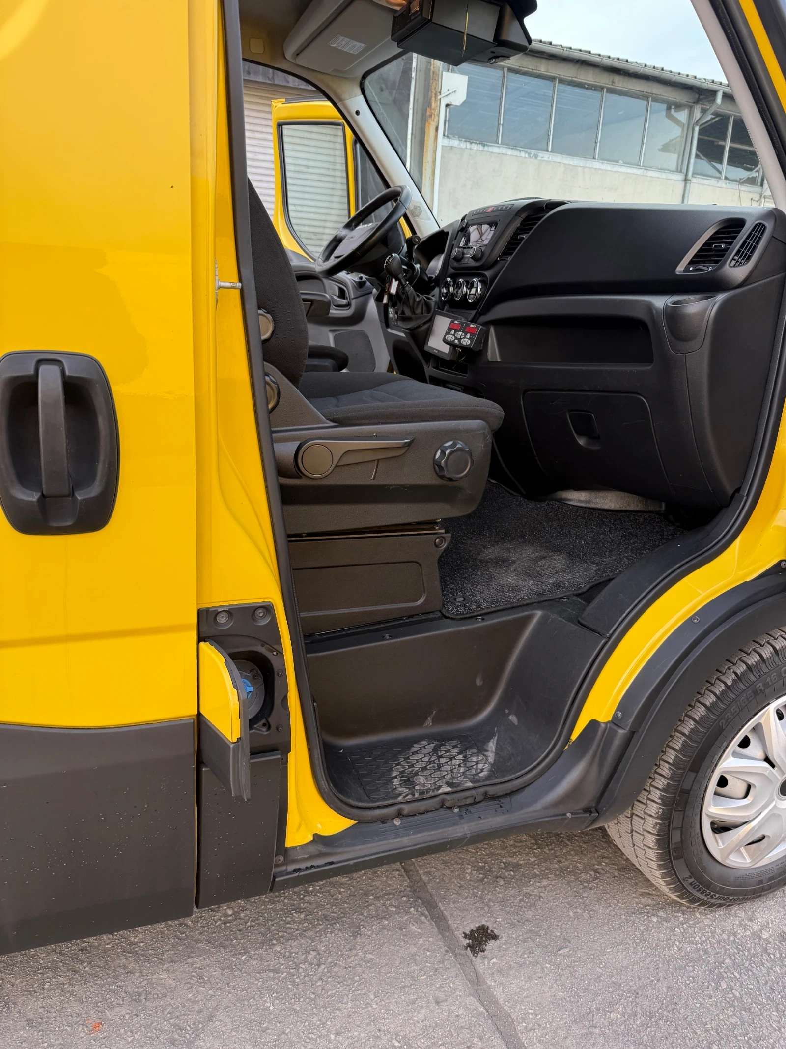 Iveco 35s12 | Mobile.bg   17