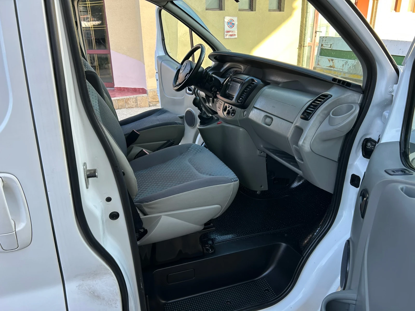 Renault Trafic 2.5dCi 2 СТР. ВРАТИ НАВИ КАМЕРА  - изображение 10